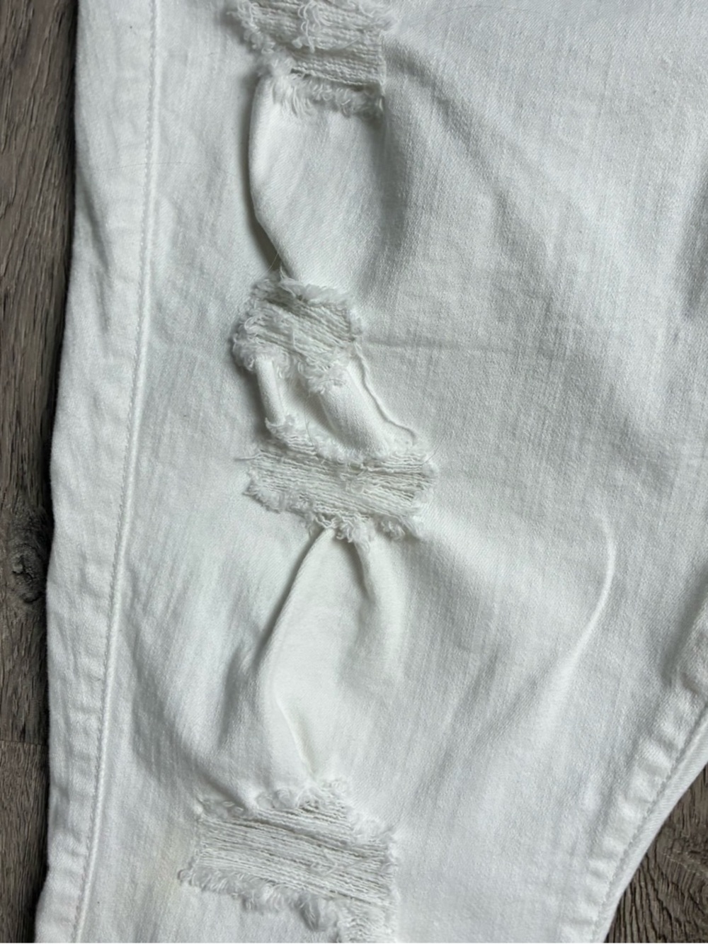 🤍 Torrid Denim Jegging Crop Distressed White Jeans Size 20 - Picture 11 of 12